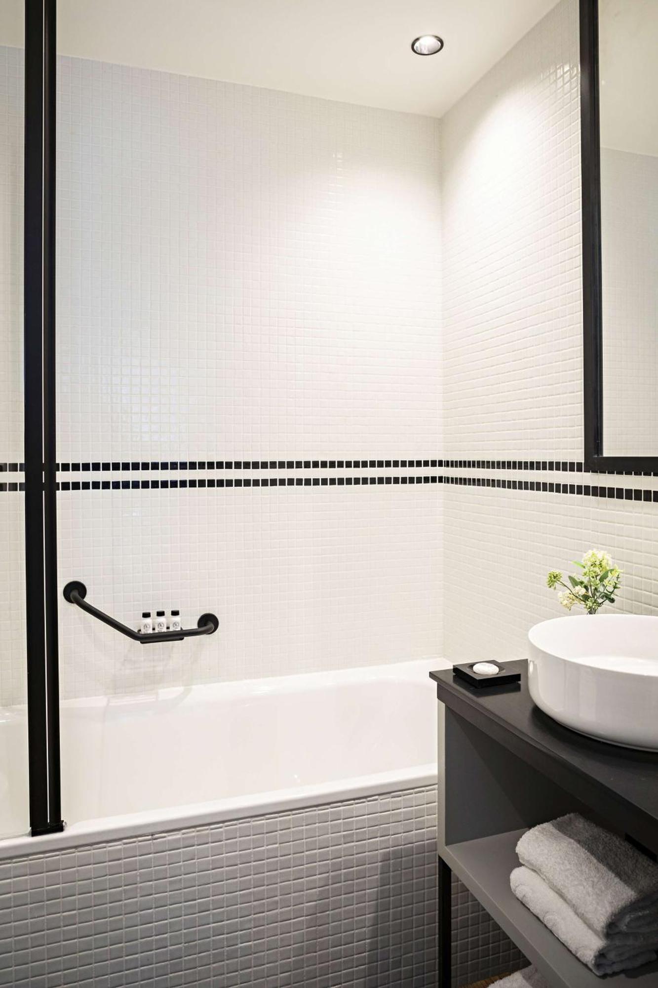 Executive King Room with Bathtub,1527976978:JPEG